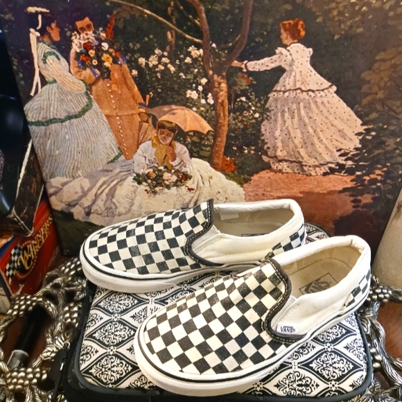 🤽🏀 VANS CLASSIC KIDS SNEAKERS 🎾 SIZE 7.5 KIDS,👟👟A NICE GIFT ITEM.🛍 - Picture 4 of 8